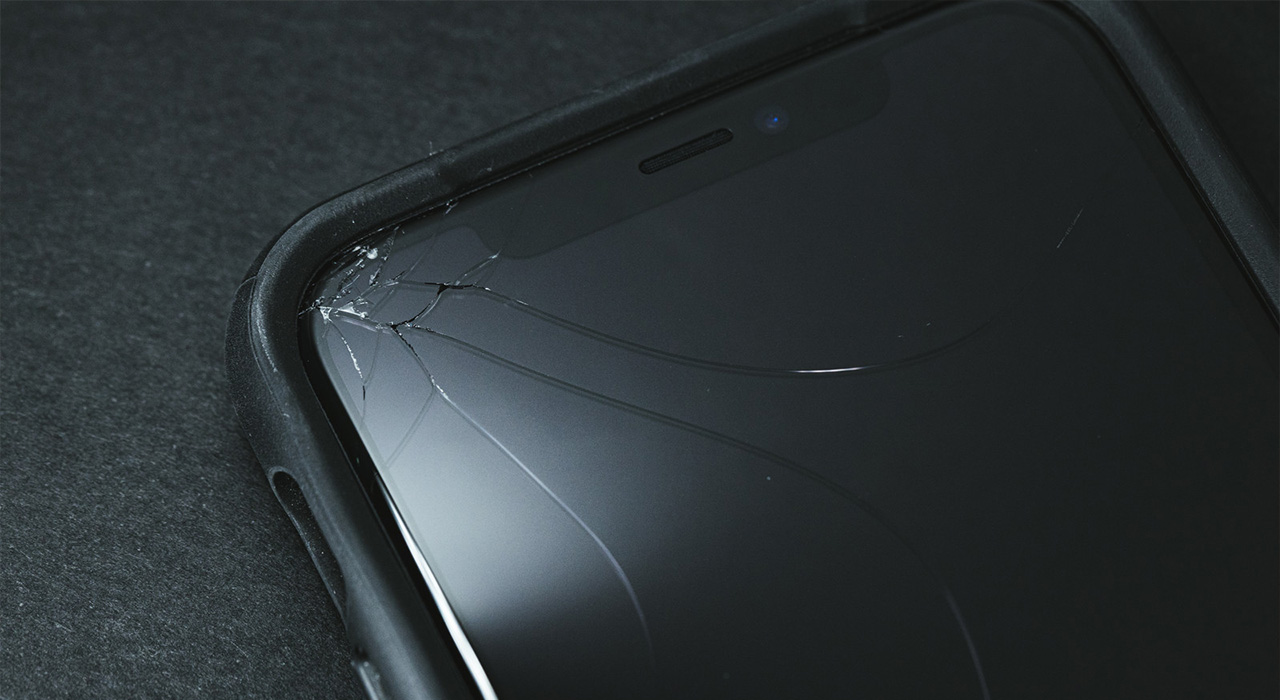 iPhone画面割れの危険性